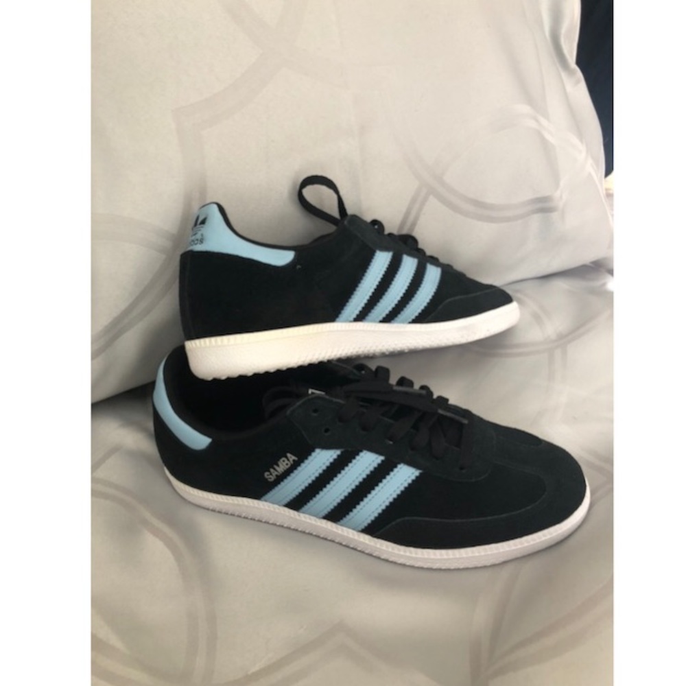 Women’s ADIDAS Suede Sambas